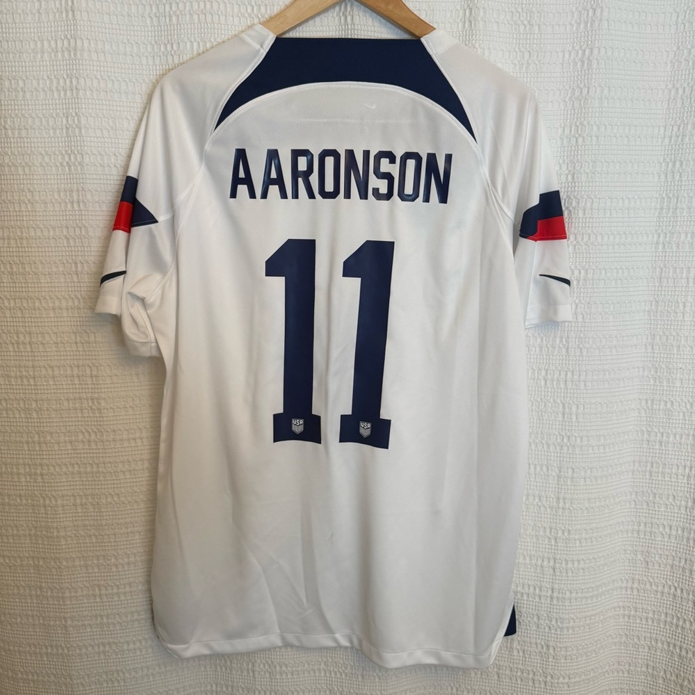 Nike USMNT Brenden Aaronson #11 home jersey - Picture 6 of 7